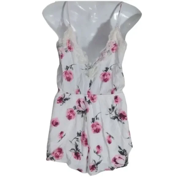 Floral and lace romper M - Picture 2 of 5